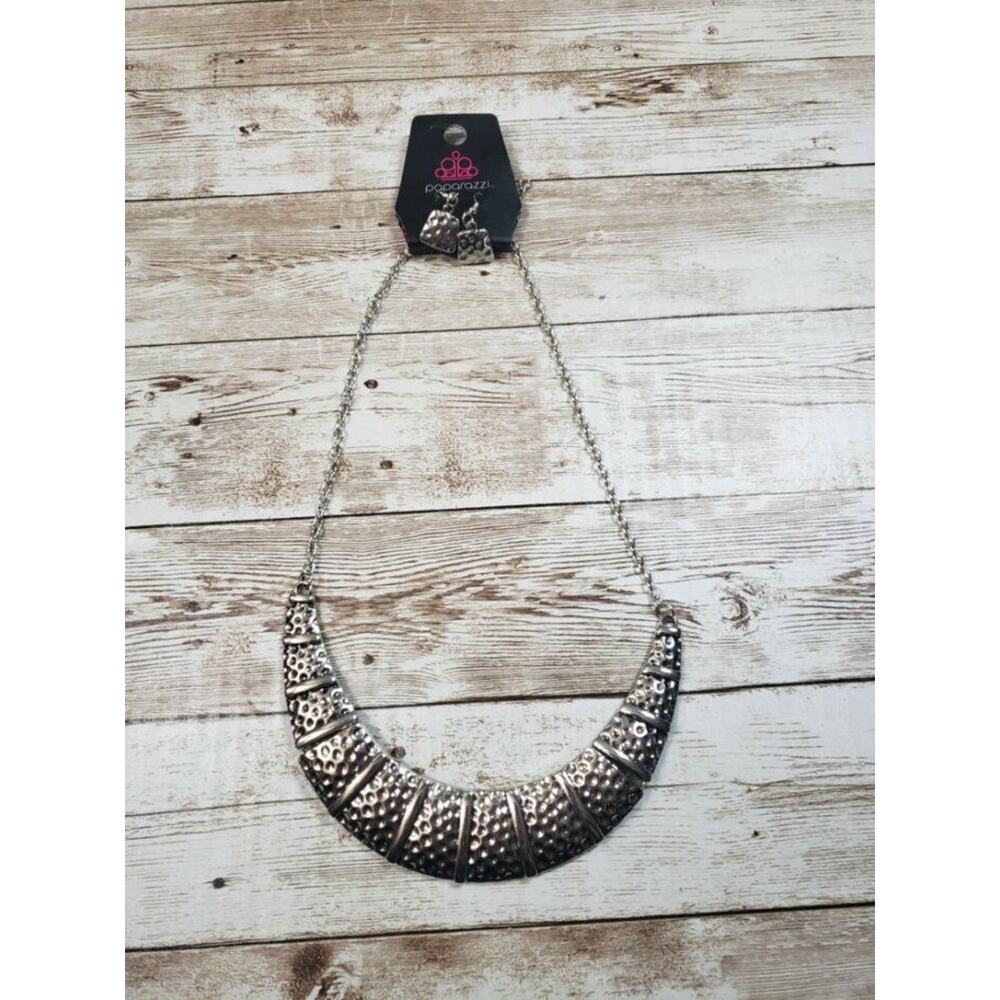 Paparazzi Chunky Silver Tone Necklace & Earring Set - Brand New